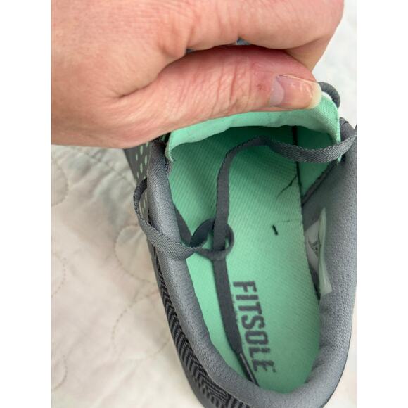Gray and teal Nike women’s 7.5 - Picture 4 of 9